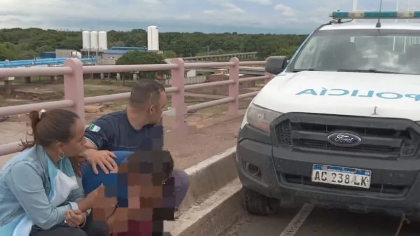 Frenan a una mujer que intentaba arrojarse al río Paraná