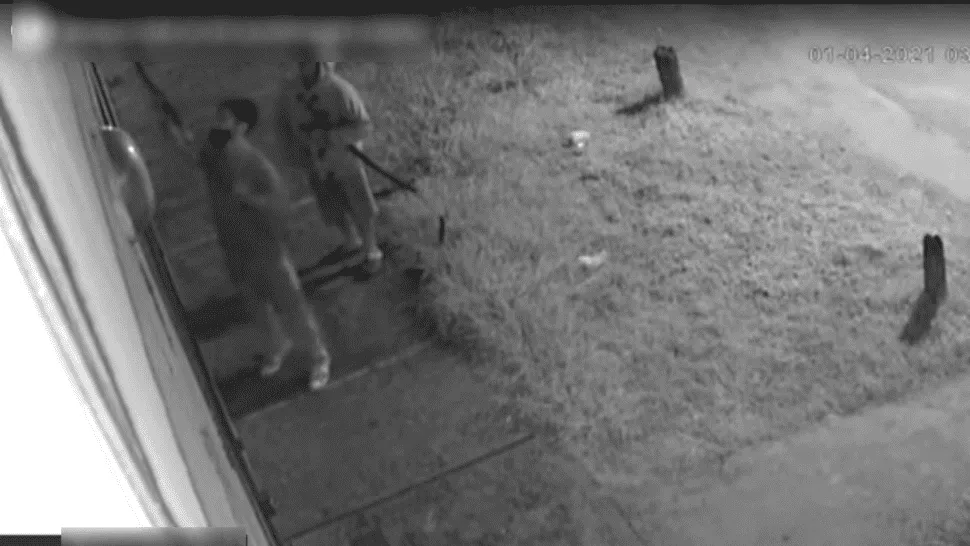 Ladrones quisieron robar un aire acondicionado y les explotó en la cara