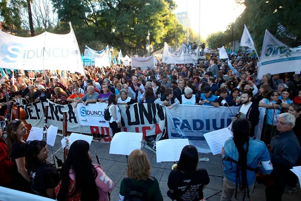 Todo el país movilizado por los recortes a la educación pública