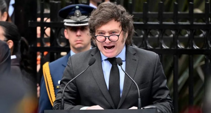 Javier Milei deslizó que dejó de lado su plan de dolarización por temor a un juicio político