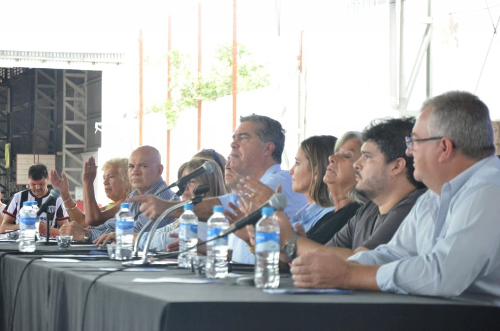 En unidad y con un fuerte respaldo a la lista del Frente Chaco Merece Más, sesionó el Congreso del PJ provincial