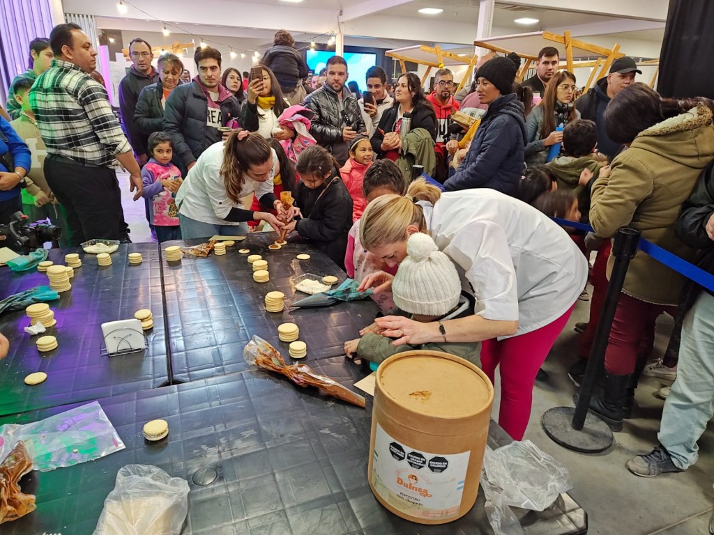 Con los emprendedores y artesanos, finalizó la primera Fiesta Regional del Alfajor 