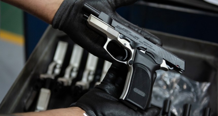 El Gobierno agilizó el trámite para obtener de forma express el permiso para portar armas 