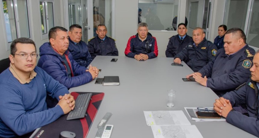 MATKOVICH ENCABEZ&Oacute; UNA REUNI&Oacute;N DE URGENCIA CON LA C&Uacute;PULA POLICIAL POR LA B&Uacute;SQUEDA DE AXEL GONZ&Aacute;LEZ