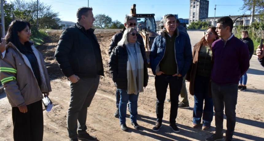 BARRANQUERAS: EL GOBIERNO PROVINCIAL AVANZA CON LA PAVIMENTACI&Oacute;N DE LA AVENIDA LAS PIEDRAS