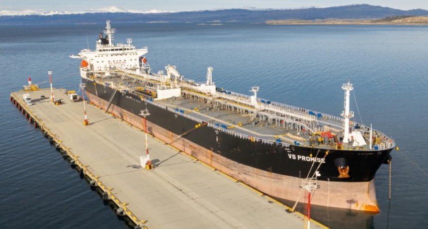 Tierra del Fuego protest&oacute; ante el Gobierno por el amarre de un petrolero brit&aacute;nico en Ushuaia