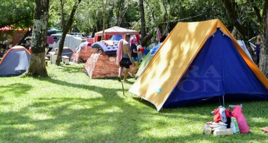 Vacaciones en carpa, alternativa que vuelve en tiempos complejos