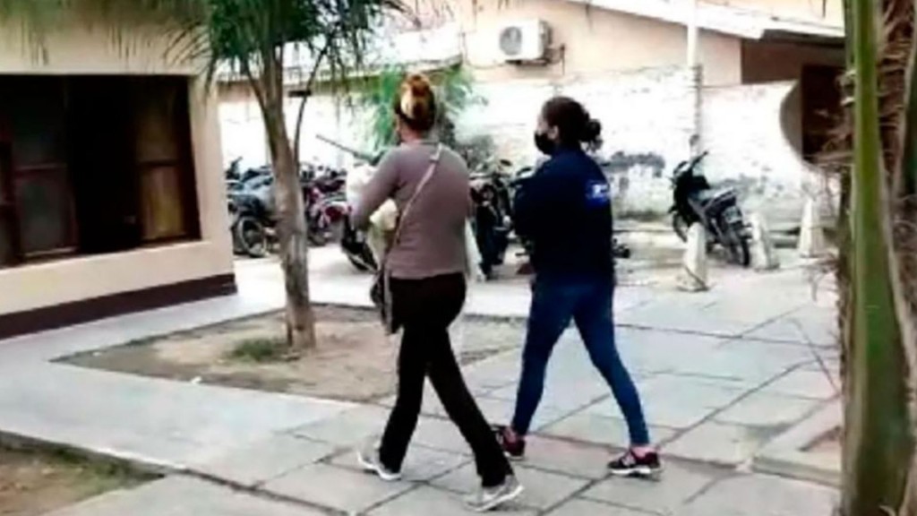 Se grababa golpeando a su propio bebé para vengarse de su ex: “Voy a dejar unas pastillas para que tome y muera”