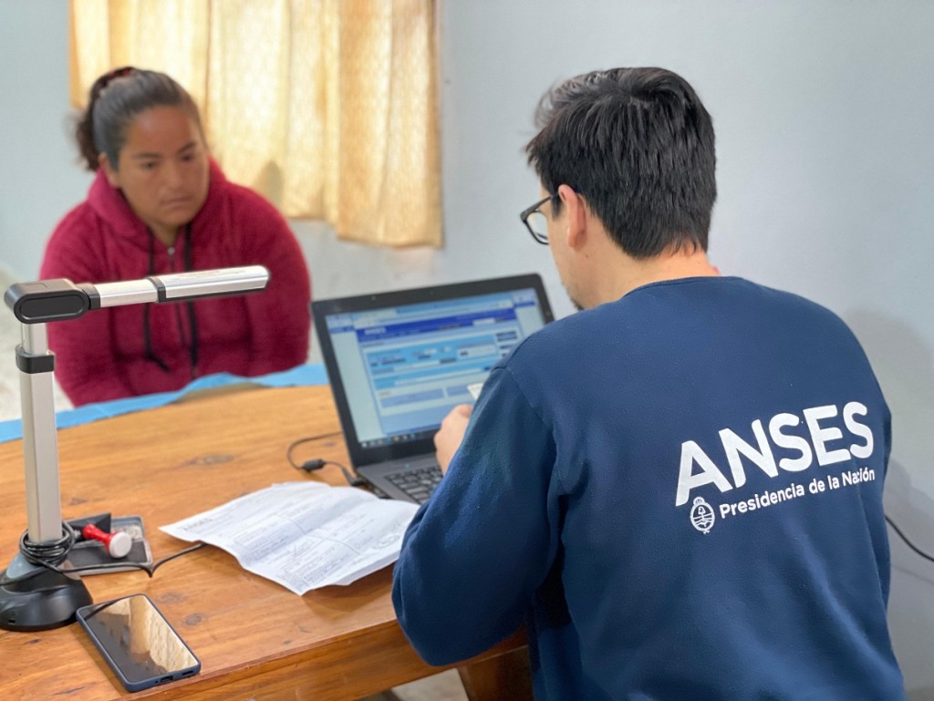 VILLA RÍO BERMEJITO: ANSES DESPLIEGA OPERATIVO CON ACOMPAÑAMIENTO PROVINCIAL