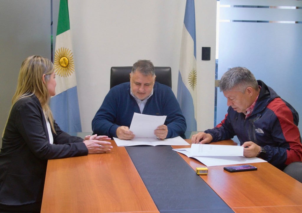 LUCHA CONTRA EL NARCOTRÁFICO: EL GOBIERNO PROVINCIAL CEDE EMBARCACIÓN PARA REFUERZO DE PATRULLAJES FLUVIALES